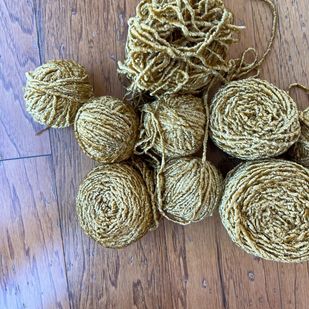 Elegant Gold Yarn Set for Fiber Arts